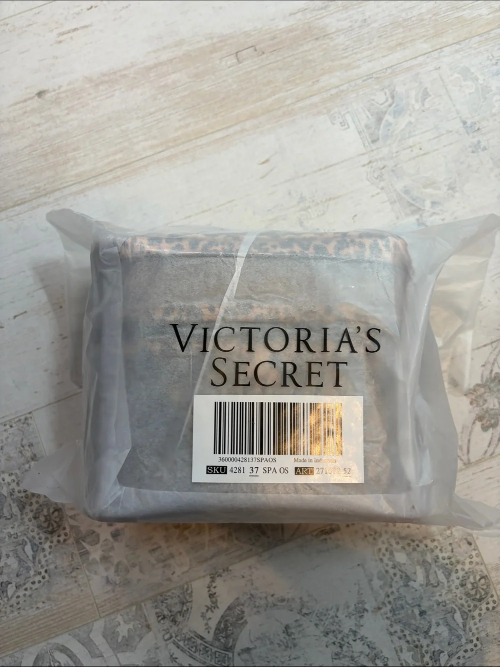 Victorias Secret Cheetah Print Makeup Bag Set